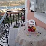 Elenh House Appartement *