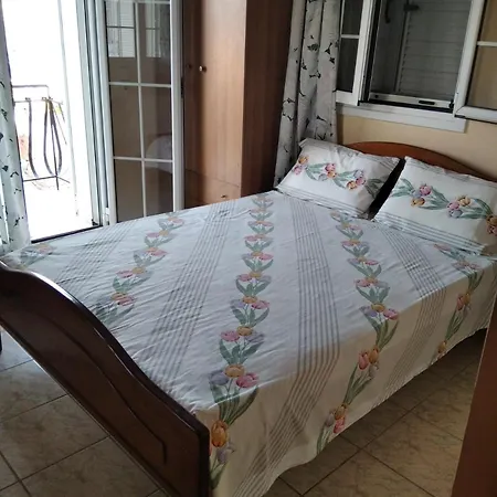 Elenh House